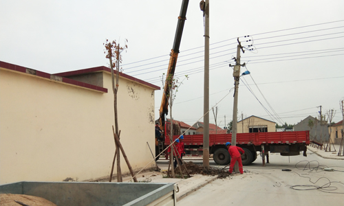 孫家線蘭趙村0.4kV線桿外力破壞應(yīng)急搶修