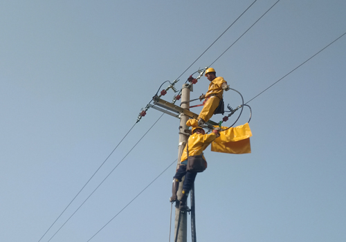 濟南至高清高速公路工程電力設(shè)施遷改工程——不停電作業(yè)項目：帶電電纜環(huán)網(wǎng)現(xiàn)場