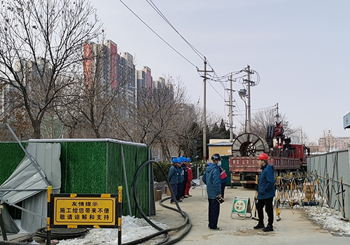 東營(yíng)區(qū)尚巢智慧酒店廣場(chǎng)國(guó)網(wǎng)充電樁施工現(xiàn)場(chǎng)