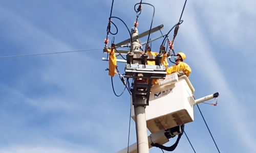 鐵路線(xiàn)油井支線(xiàn)帶電作業(yè)