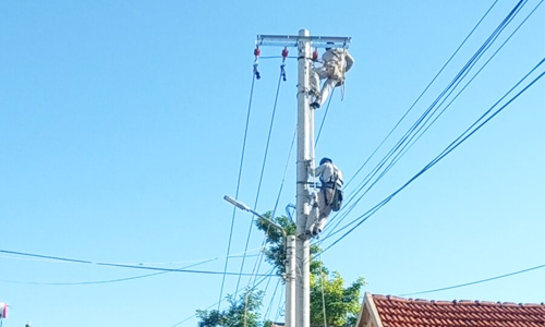 辛集4號臺區(qū)表箱安裝現(xiàn)場