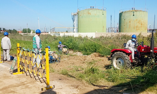 秋高氣爽，天高云淡；華昌決戰(zhàn)方家線。2020年9月9日，10千伏方家線放線現(xiàn)場(chǎng)。