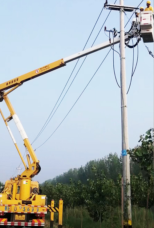 2022年6月30日，王崗線武王支線帶電開斷作業(yè)現(xiàn)場